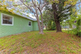 1745 NW 29th Ln in Fort Lauderdale, FL - Building Photo - Building Photo
