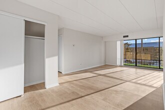 Imperial Manor III Apartments in Philadelphia, PA - Foto de edificio - Building Photo