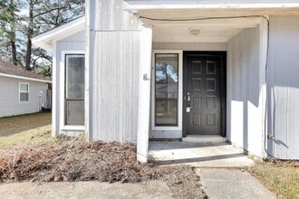 113 Village Cir in Jacksonville, NC - Building Photo - Building Photo