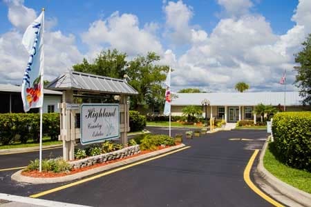 Highland Country Estates in Debary, FL - Foto de edificio