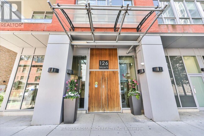 126-2126 Simcoe St in Toronto, ON - Building Photo - Building Photo