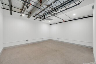 215 Coca-Cola Pl, Unit 1733-11 in San Antonio, TX - Building Photo - Building Photo