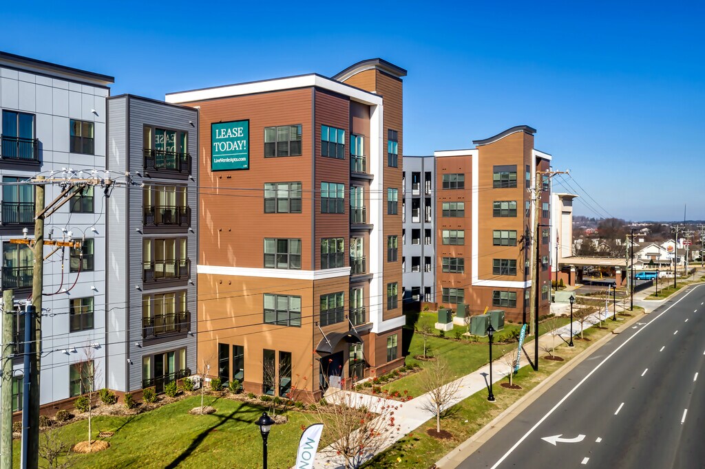 Verde at McCullough Station Charlotte, NC Apartments