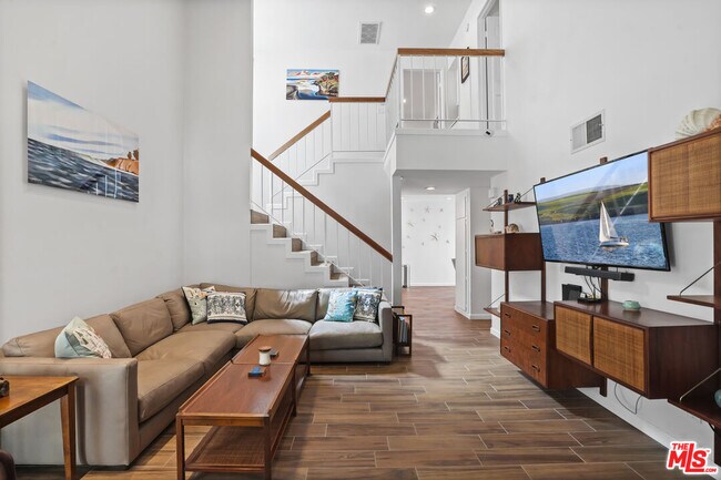 6505 Dume Dr in Malibu, CA - Building Photo - Building Photo