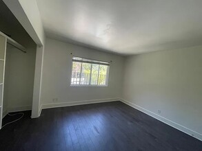 11370 W Sunset Blvd, Unit E in Los Angeles, CA - Building Photo - Building Photo