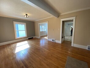 1622 E 8th St in Des Moines, IA - Building Photo - Building Photo