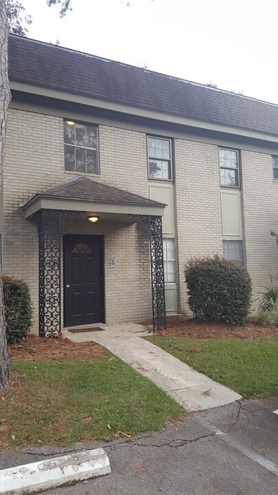 1951 N Meridian Rd in Tallahassee, FL - Building Photo