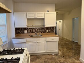 184 London St, Unit 1 in Boston, MA - Building Photo - Building Photo