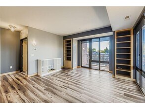 10 E 26th St in Minneapolis, MN - Foto de edificio - Building Photo