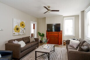 421 Pennsylvania Ave in Morgantown, WV - Building Photo