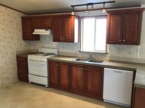 8475 Tahoe Ave in Silver Springs, NV - Building Photo - Building Photo