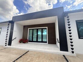 9500 SW 25th Dr in Miami, FL - Building Photo