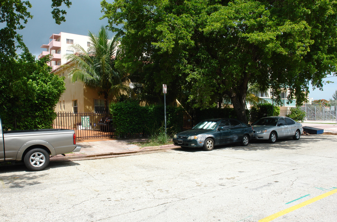 1040 Lenox Ave in Miami Beach, FL - Foto de edificio