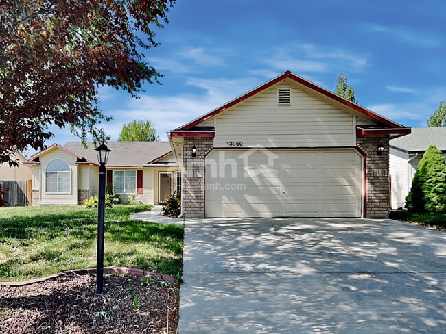 property at 13350 W Rochester St