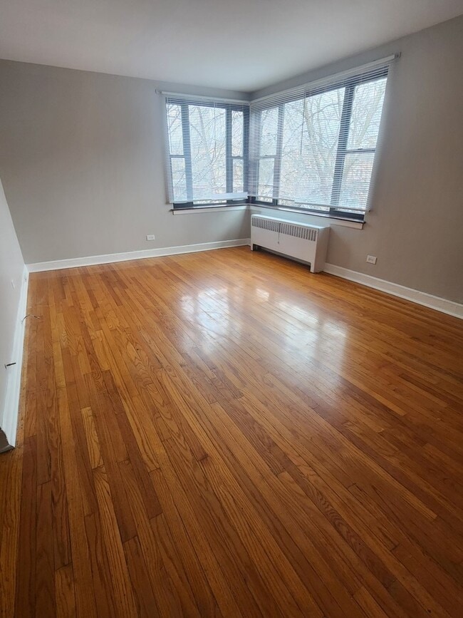 7375 N Winchester Ave in Chicago, IL - Building Photo - Building Photo