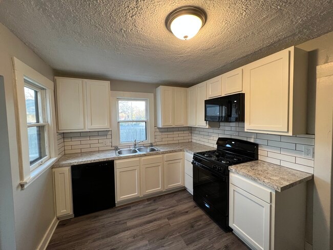 1210 Mason St NE in Grand Rapids, MI - Foto de edificio - Building Photo