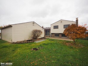 39951 Fraser Dr in Sterling Heights, MI - Building Photo - Building Photo