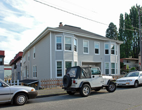 1314 N 36th St in Seattle, WA - Building Photo - Building Photo