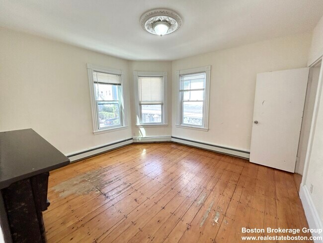 2 Folsom Ave, Unit 2 in Boston, MA - Building Photo - Building Photo