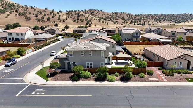21161 Cabernet Dr in Patterson, CA - Building Photo - Building Photo