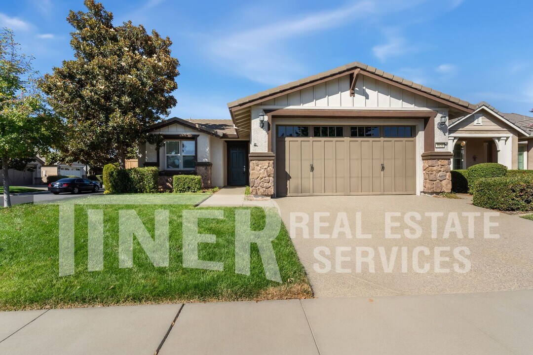 9656 Oakham Way in Elk Grove, CA - Building Photo