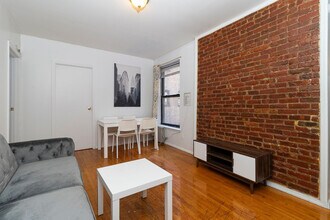 236e E 95th St in New York, NY - Building Photo - Building Photo