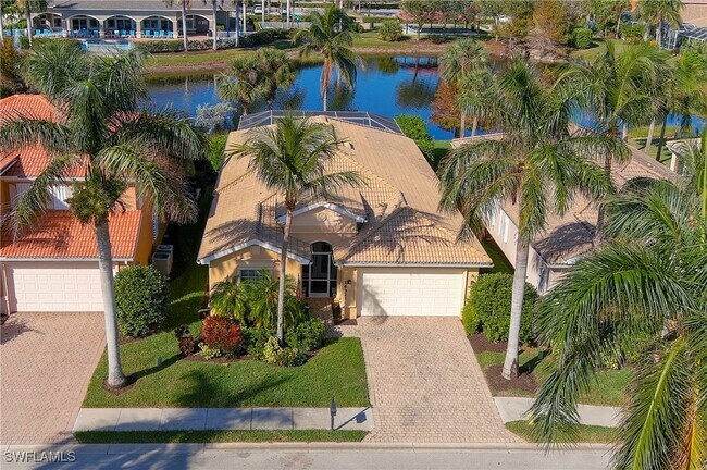 14321 Manchester Dr in Naples, FL - Foto de edificio - Building Photo