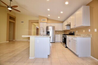 4643 E Goldfinch Gate Ln in Phoenix, AZ - Building Photo - Building Photo