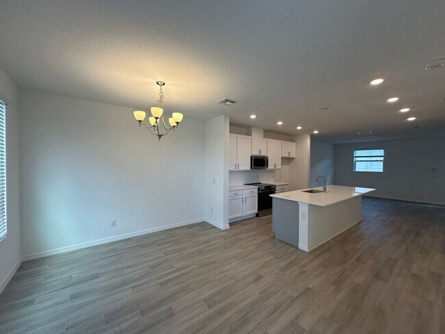 6541 Cyrils Dr in St. Cloud, FL - Building Photo - Building Photo
