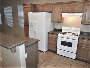 10633 Calf Creek Ct in Las Vegas, NV - Building Photo - Building Photo