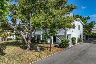 Dover Apartments in St. Petersburg, FL - Building Photo