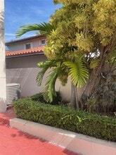 10006 SW 26th Terrace in Miami, FL - Building Photo - Building Photo