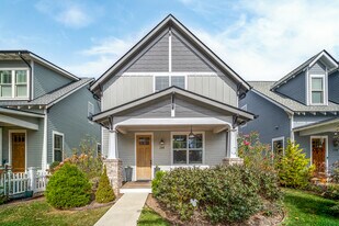 288 W Main St in Brevard, NC - Building Photo