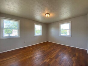 875 E McCreight Ave in Springfield, OH - Building Photo - Building Photo
