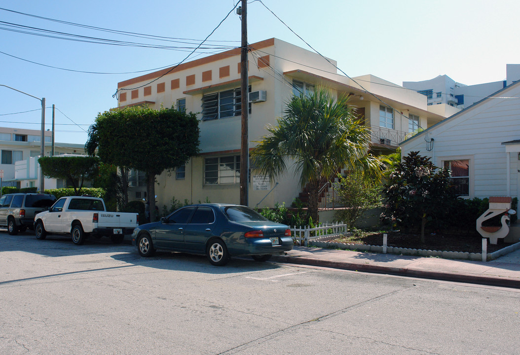 7619 Abbott Ave in Miami Beach, FL - Foto de edificio