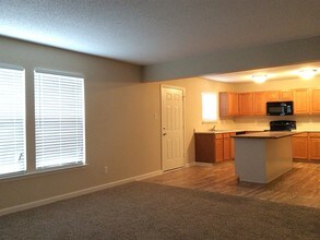 1281 Rosemary Ct in Greenfield, IN - Foto de edificio - Building Photo