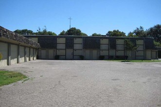 8449 Kelley Dr in Stockton, CA - Foto de edificio - Other