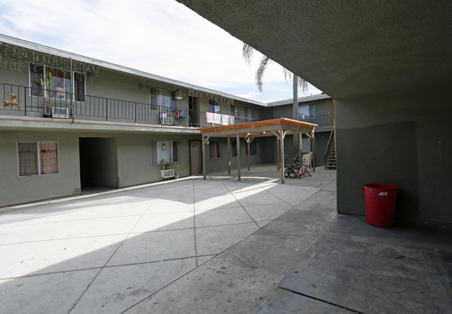 Legacy Management Apartments in Chino, CA - Building Photo - Building Photo