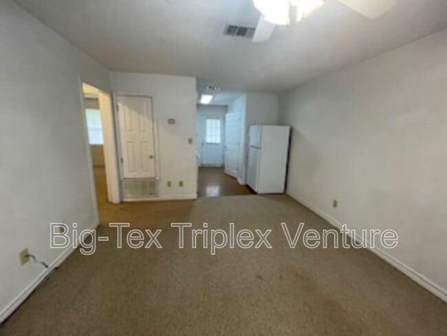 262 N Pecan St in Nash, TX - Building Photo - Building Photo