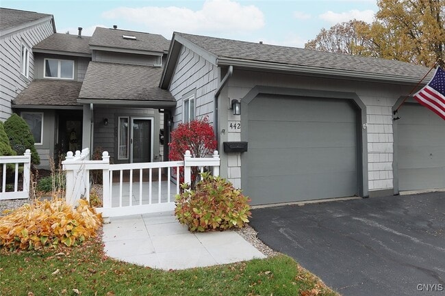 property at 442 Summerhaven Dr N