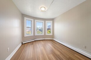 50 Common St in Lawrence, MA - Building Photo