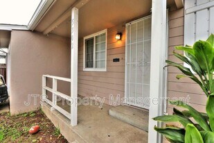 5302 Gordon Dr in Sacramento, CA - Building Photo