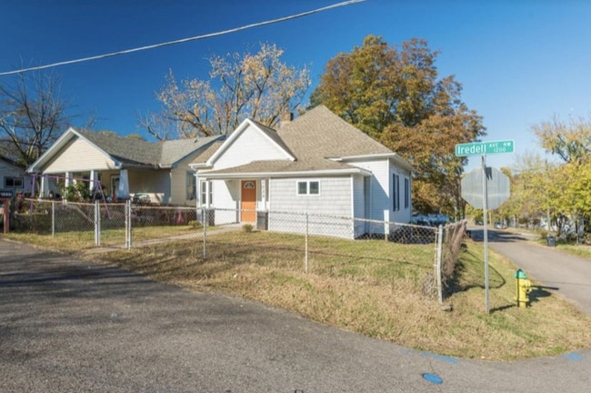 1235 Iredell Ave in Knoxville, TN - Building Photo - Building Photo