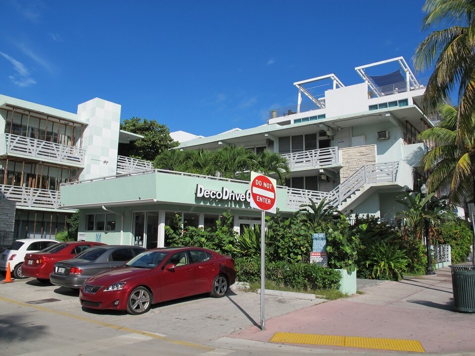 1446 Ocean Dr in Miami Beach, FL - Building Photo