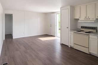 1040 N Davis Dr, Unit Unit 22 in Warner Robins, GA - Foto de edificio - Building Photo