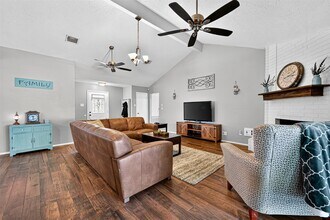 930 Holly Hall Dr in Richmond, TX - Building Photo - Building Photo