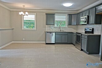 5300 Whitesburg Dr in Huntsville, AL - Building Photo - Building Photo