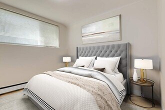 Rosewood Manor in Edmonton, AB - Building Photo - Building Photo