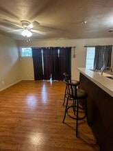 1401 Lamar Ave in Nederland, TX - Foto de edificio - Building Photo