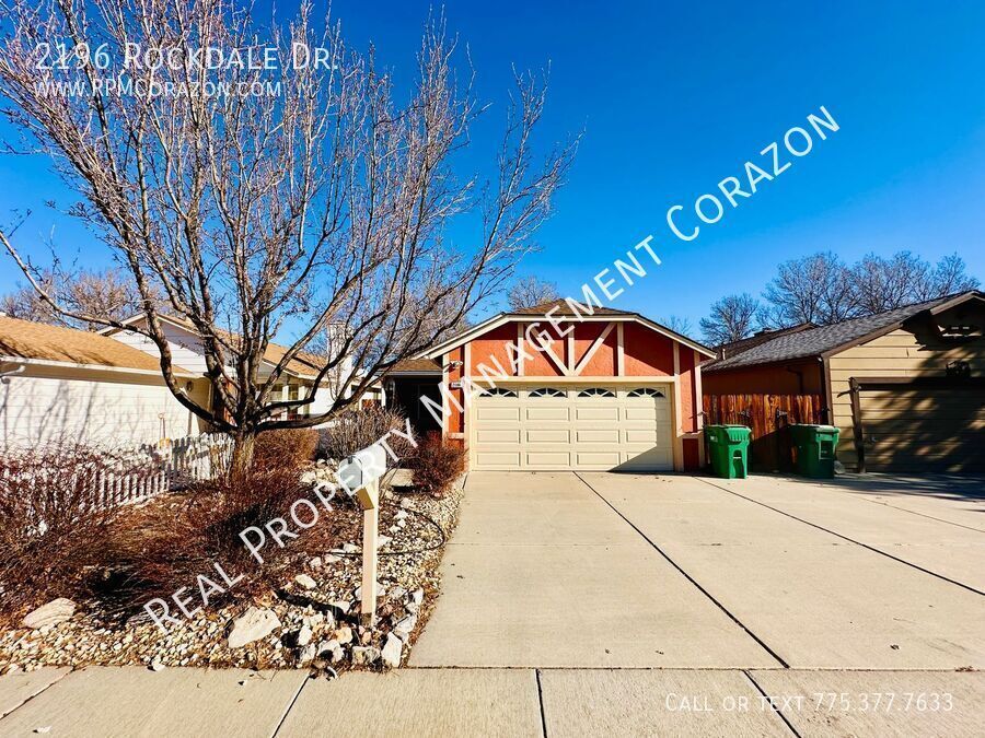 2196 Rockdale Dr in Sparks, NV - Building Photo